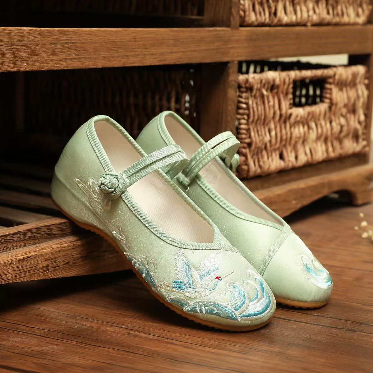 Women Flat Sole Silk Embroider - Ethnic Style recension och pris