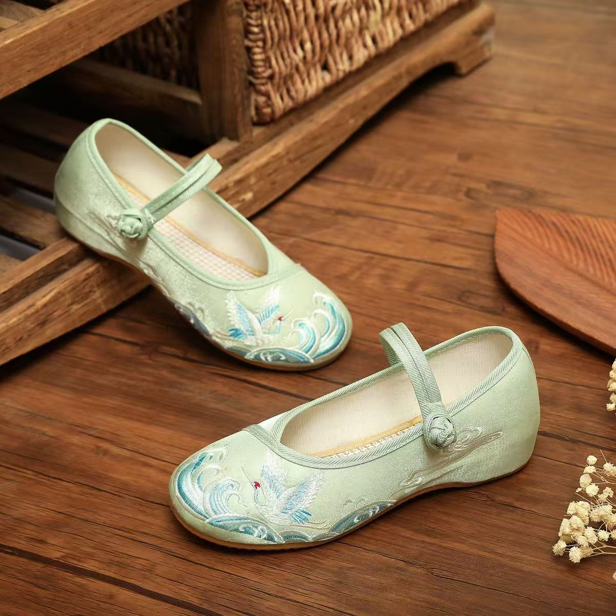Women Flat Sole Silk Embroider - Ethnic Style recension och pris